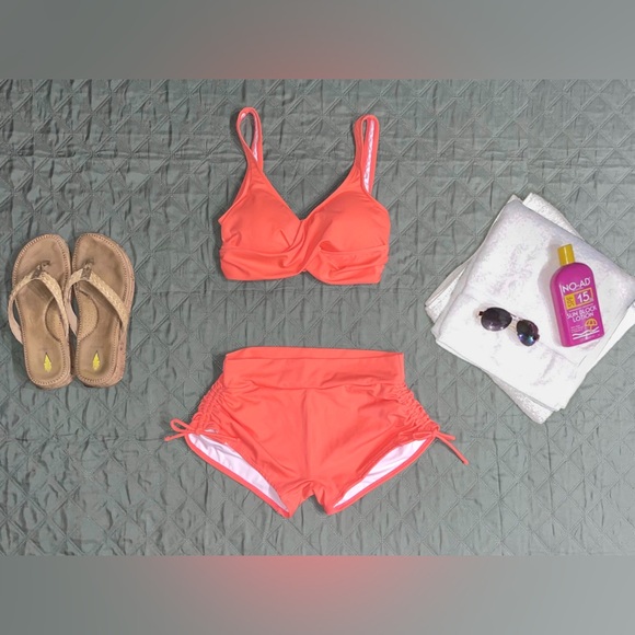 Like New VENUS 2-Piece Bikini in Papaya, Size 8 - Picture 4 of 16